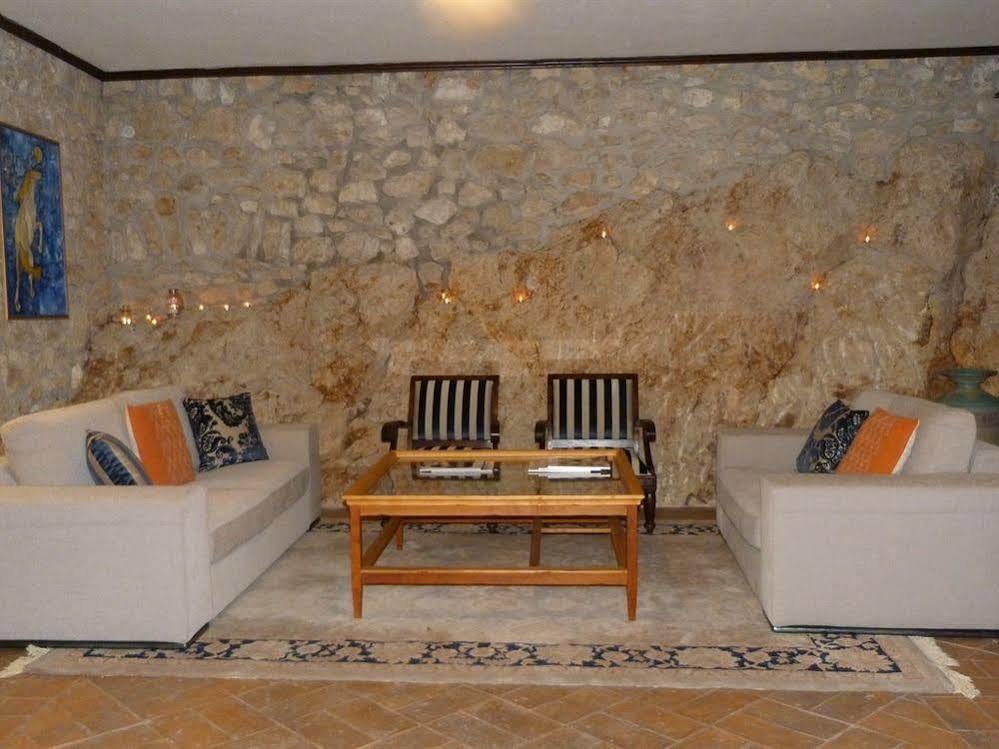 Casale San Pietro Bed & Breakfast Anagni Exterior photo
