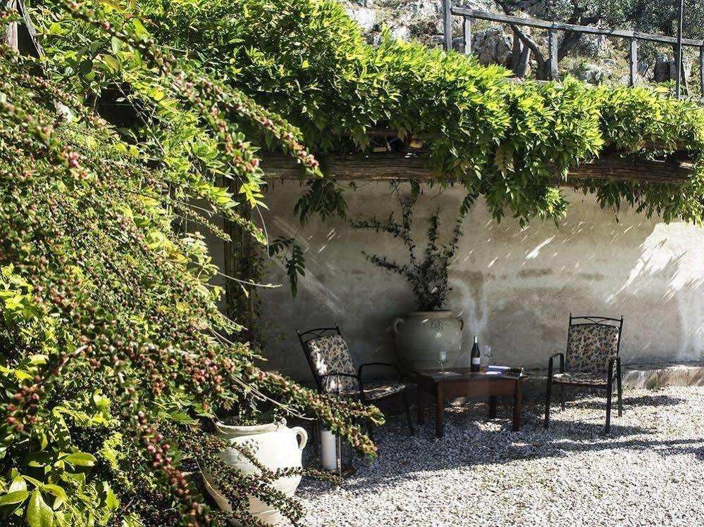 Casale San Pietro Bed & Breakfast Anagni Exterior photo